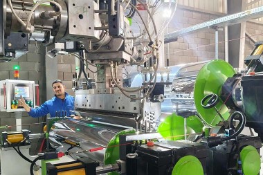 Messa in servizio in loco della linea di produzione di fogli in PET per soluzioni per clienti egiziani